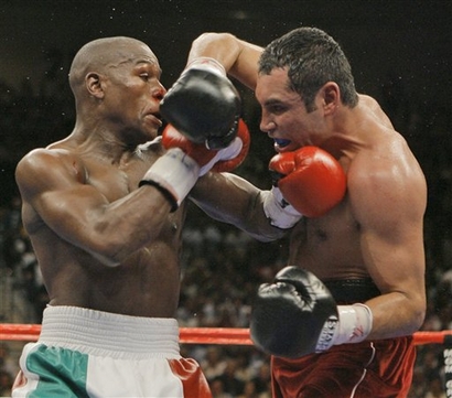 Oscar-De-La-Hoya-Mayweather59.jpg