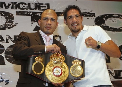 http://www.boxnews.com.ua/photos/1454/Miguel-Cotto-Margarito2.jpg