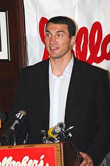 Wladimir-Klitschko-Samuel-Peter4.jpg